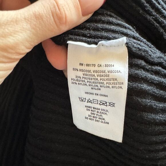 Anthropologie Ribbed V-Neck Button Cardigan Sweater Sz XS in black - Picture 3 of 5